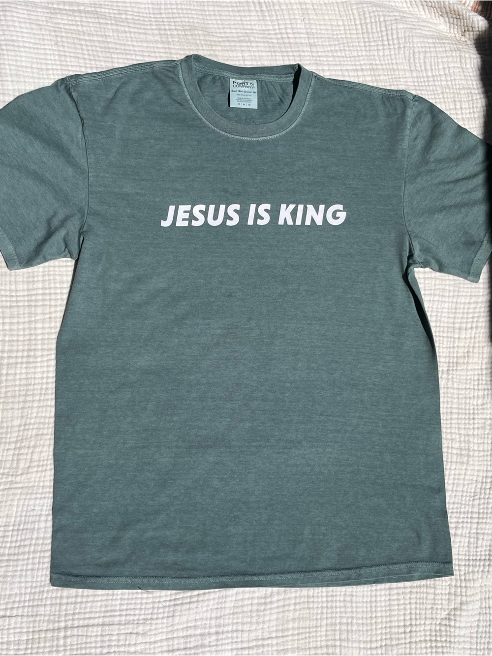 Short-Sleeve 'Jesus Is King' Graphic Tee - Sage Green